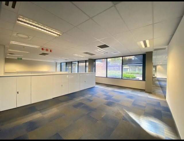 5,108M² OFFICE TO LET IN BRYANSTON